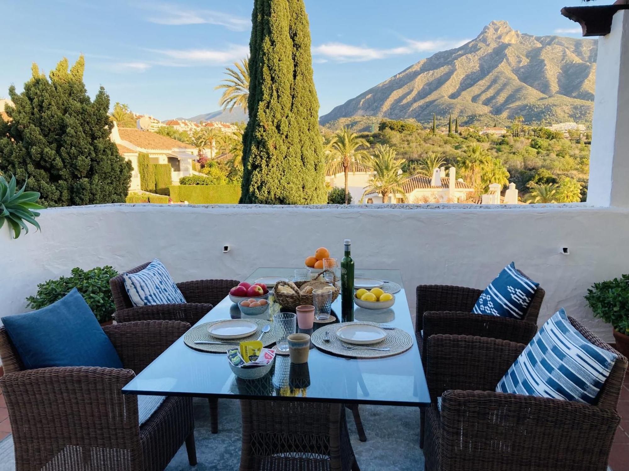 Las Lomas - Pool, Terrace & View Marbella Exterior photo